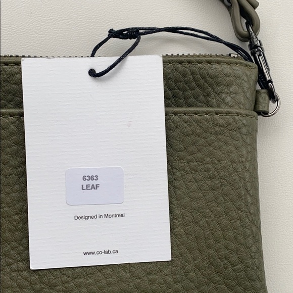 Colab mini wristlet - Picture 3 of 5